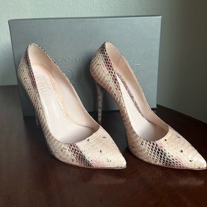 Alexander McQueen Blush like new heels size 37